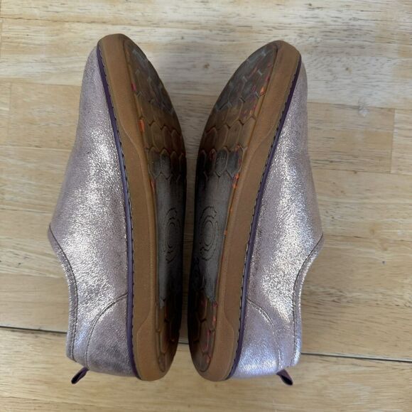 Livie & Luca Ridge ECO Rose Pink Metallic Slip On Sneaker Shoes Nice Size 2 EUC - Picture 4 of 9
